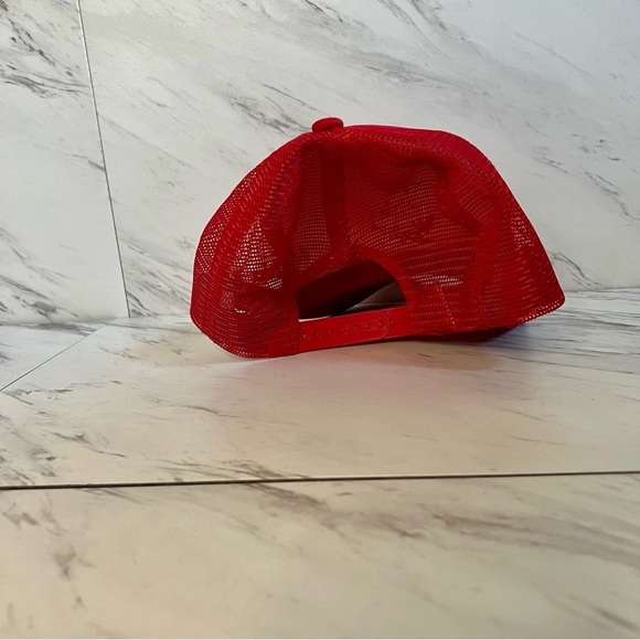 NEW Los Angeles Keep Out Fake Love Barb Wire Red Adjustable Trucker Hat - Picture 3 of 5